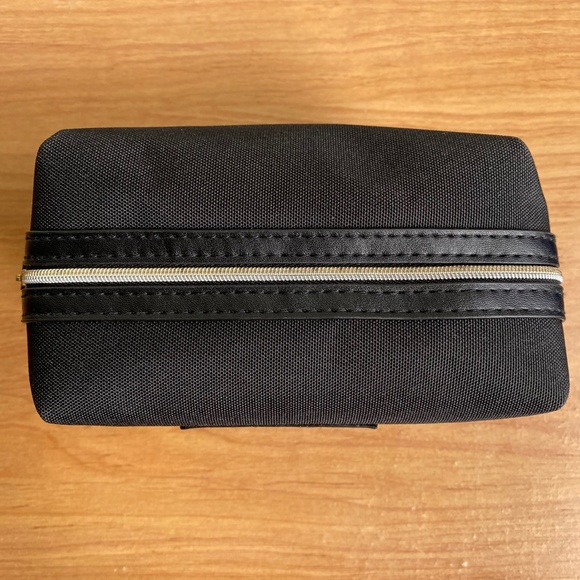 NWOT WANT LES ESSENTIELS Black Canvas Travel Bag Pouch - Picture 4 of 12